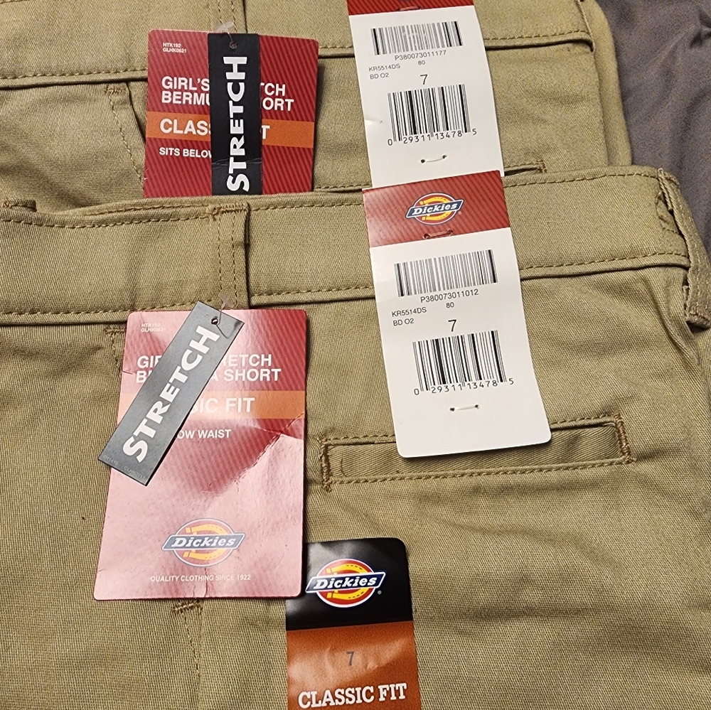 Dickies Girl's Size 7 Uniform Bermuda Shorts - Classic Fit